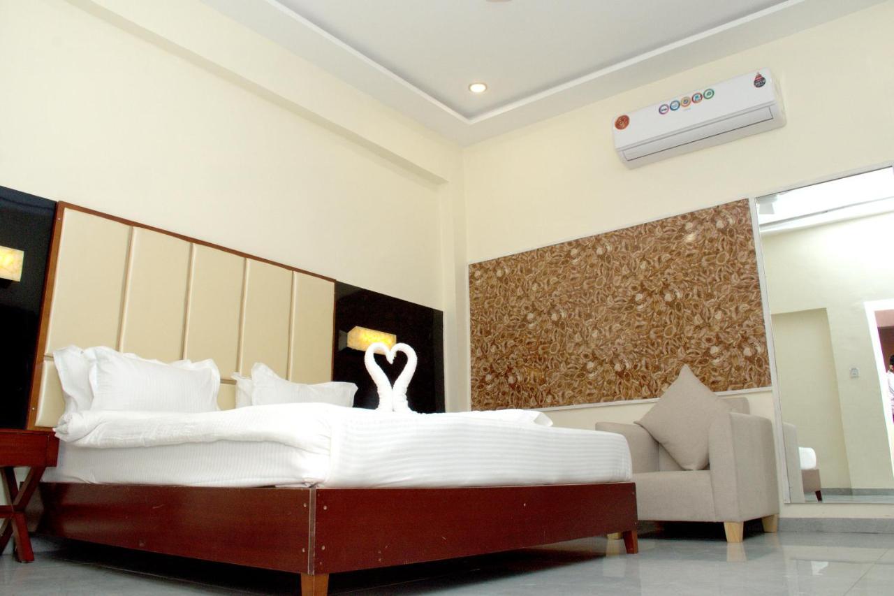 Santu Basil - An Eco Resort Bhavnagar Buitenkant foto
