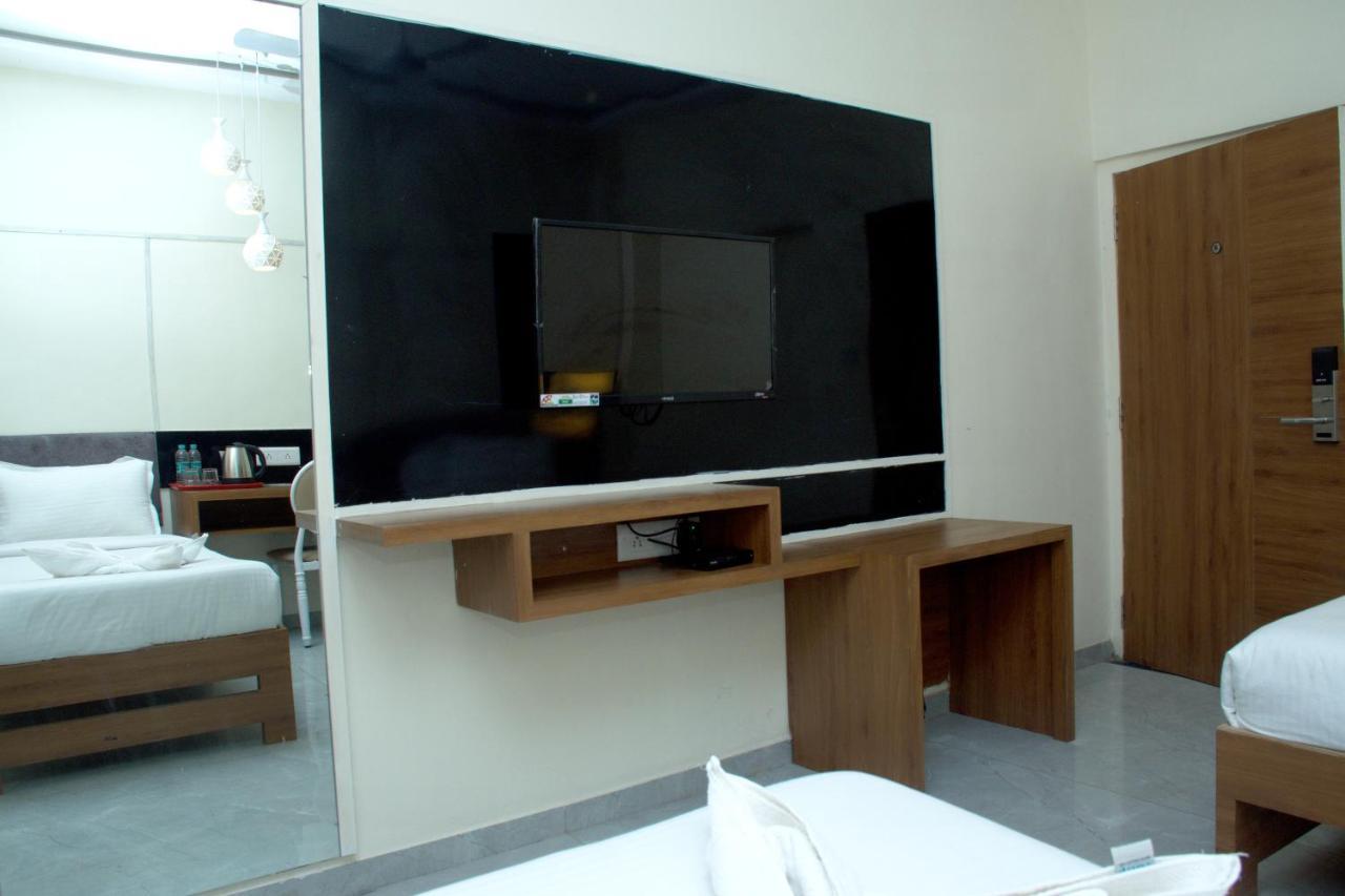 Santu Basil - An Eco Resort Bhavnagar Buitenkant foto