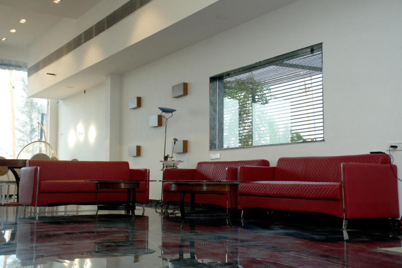 Santu Basil - An Eco Resort Bhavnagar Buitenkant foto