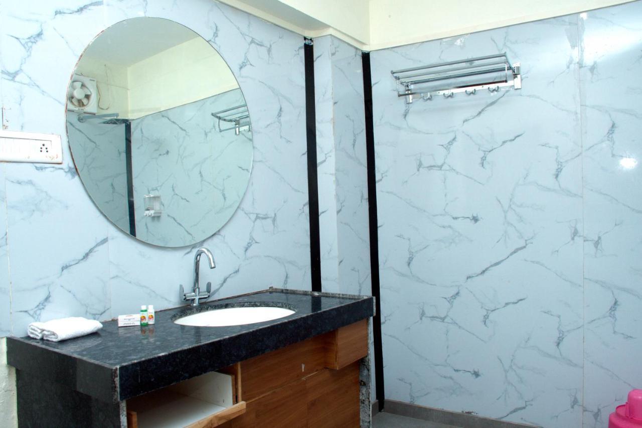 Santu Basil - An Eco Resort Bhavnagar Buitenkant foto