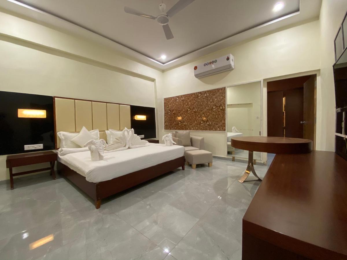 Santu Basil - An Eco Resort Bhavnagar Buitenkant foto