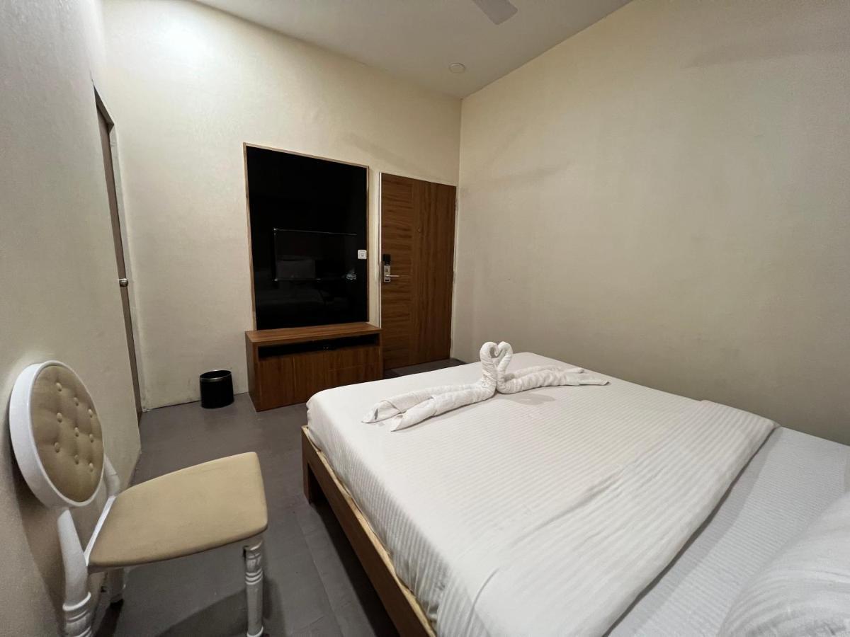 Santu Basil - An Eco Resort Bhavnagar Buitenkant foto